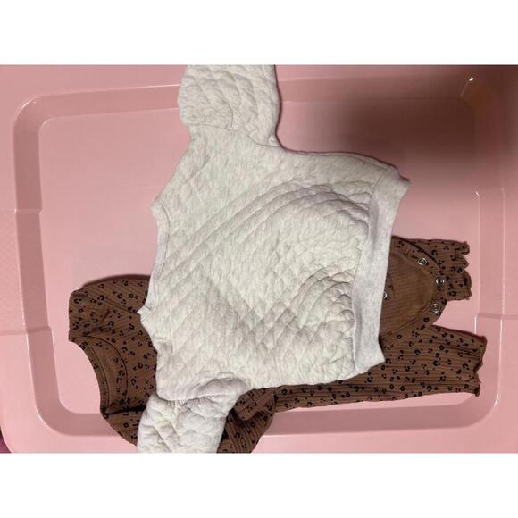 Carter’s 3pc Cream Cozy Sweater with Cheetah Print Long Sleeve Onesie and Pants - Picture 2 of 5